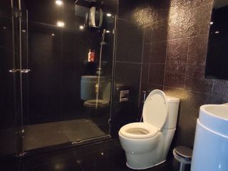 出售 2 卧室 公寓 在 Khlong Toei, 曼谷
