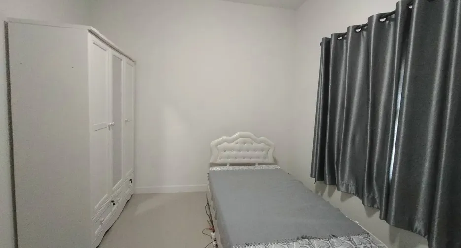 For sale 2 ベッドルーム townhouse in Phanat Nikhom, Chonburi