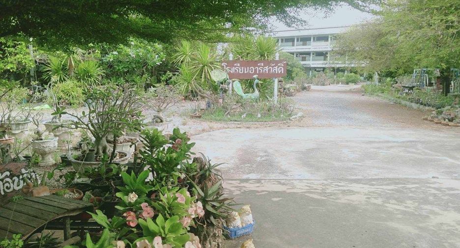 For sale 5 bedrooms house in Chai Badan, Lopburi