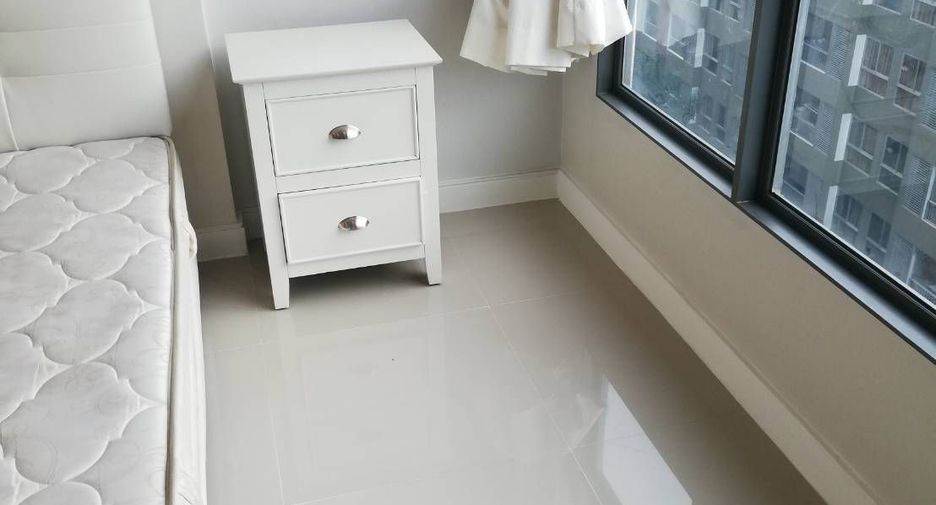 For sale 2 bedrooms condo in Phra Khanong, Bangkok