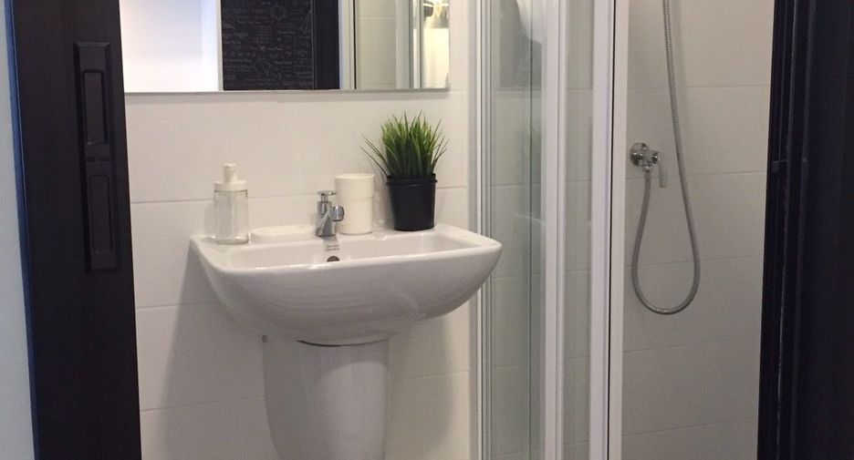 For sale 1 bed condo in Mueang Samut Prakan, Samut Prakan