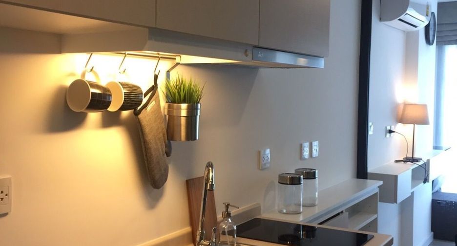 For sale 1 bed condo in Mueang Samut Prakan, Samut Prakan