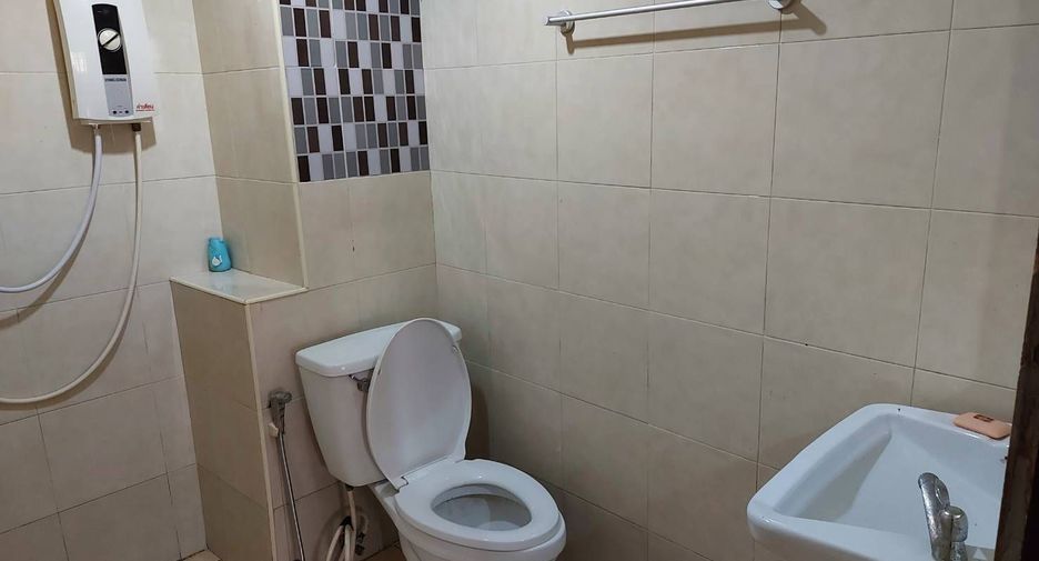 For rent 7 bedrooms house in Mueang Pathum Thani, Pathum Thani