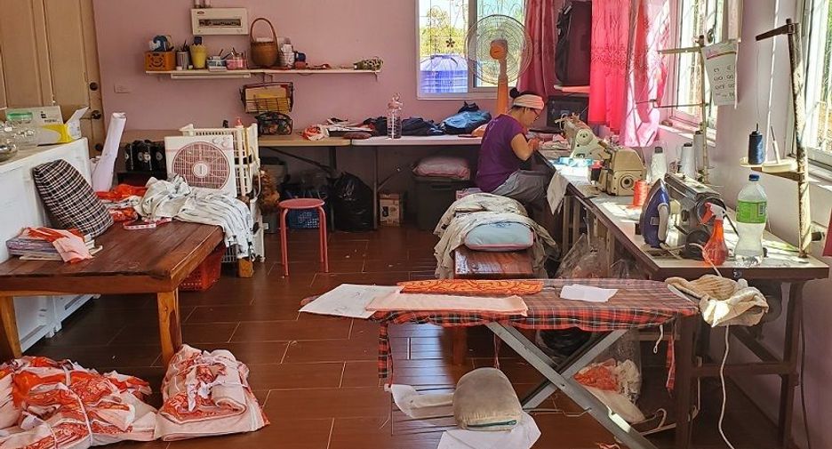 For sale 4 bedrooms house in Wanon Niwat, Sakon Nakhon