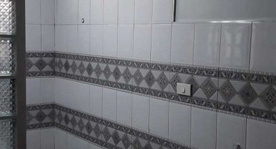 For sale 4 bedrooms house in Wanon Niwat, Sakon Nakhon