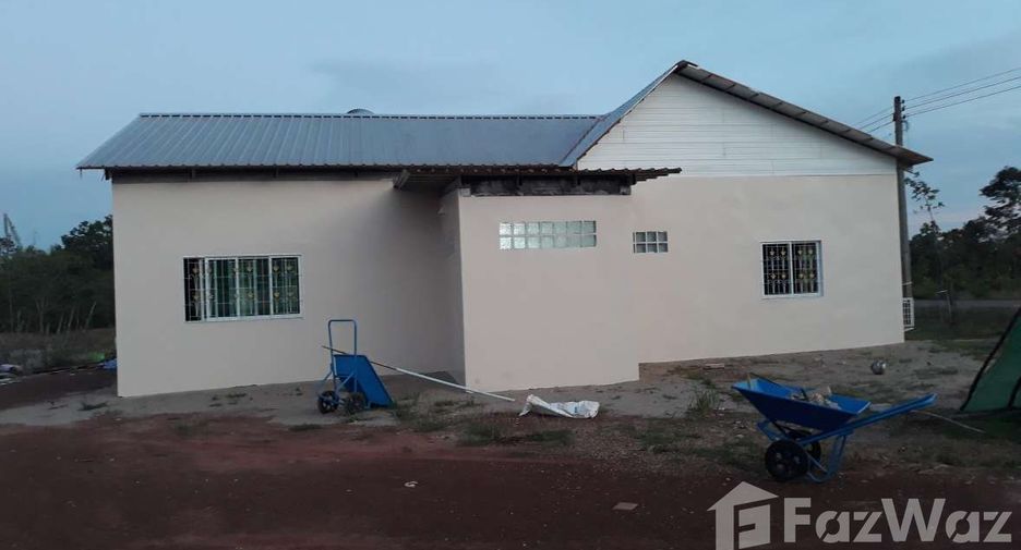 For sale 4 bedrooms house in Wanon Niwat, Sakon Nakhon