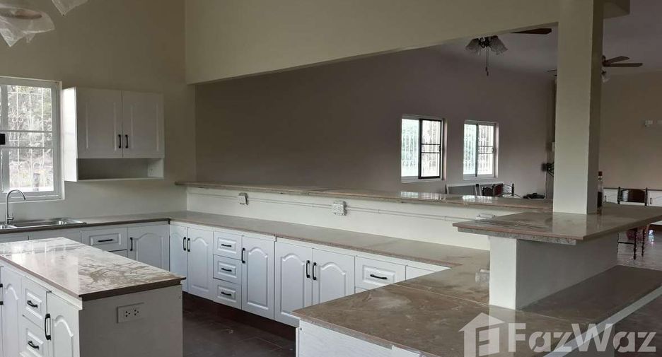For sale 4 bedrooms house in Wanon Niwat, Sakon Nakhon