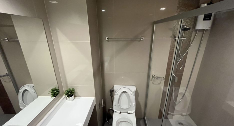 For sale studio condo in Phra Khanong, Bangkok