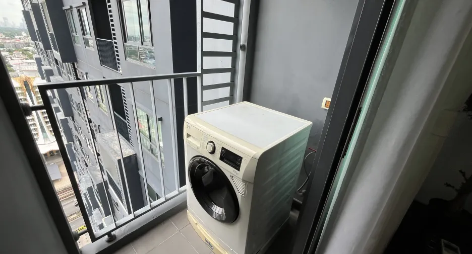 For sale studio condo in Phra Khanong, Bangkok