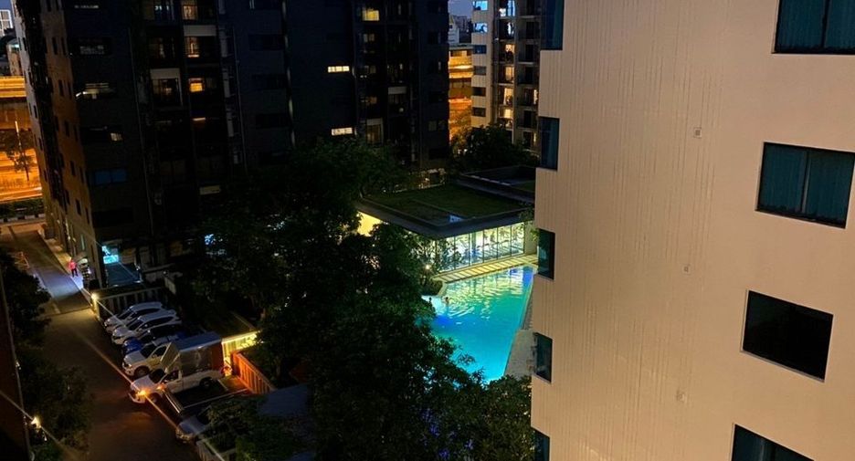 For sale 1 Beds condo in Sathon, Bangkok