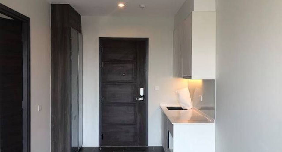 For sale 1 bed condo in Watthana, Bangkok