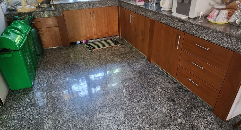 À vendre 6 chambres maison à Mueang Khon Kaen, Khon Kaen