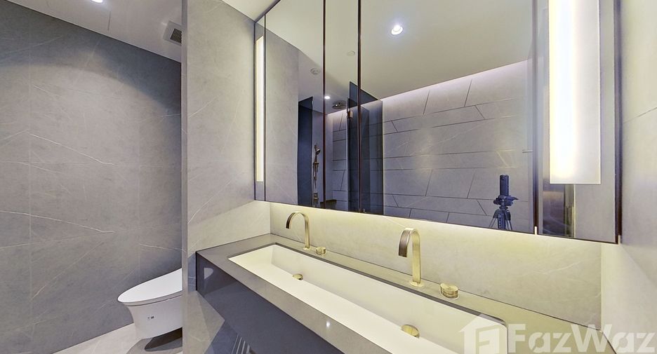Condo en venta de 2 habitaciones en Khlong Toei, Bangkok