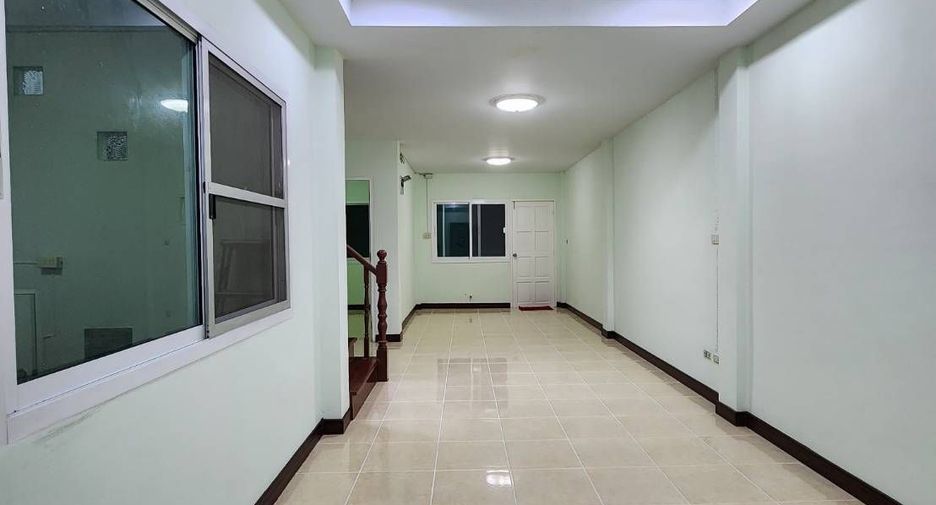 For sale 4 bedrooms townhouse in Bang Pa-in, Phra Nakhon Si Ayutthaya