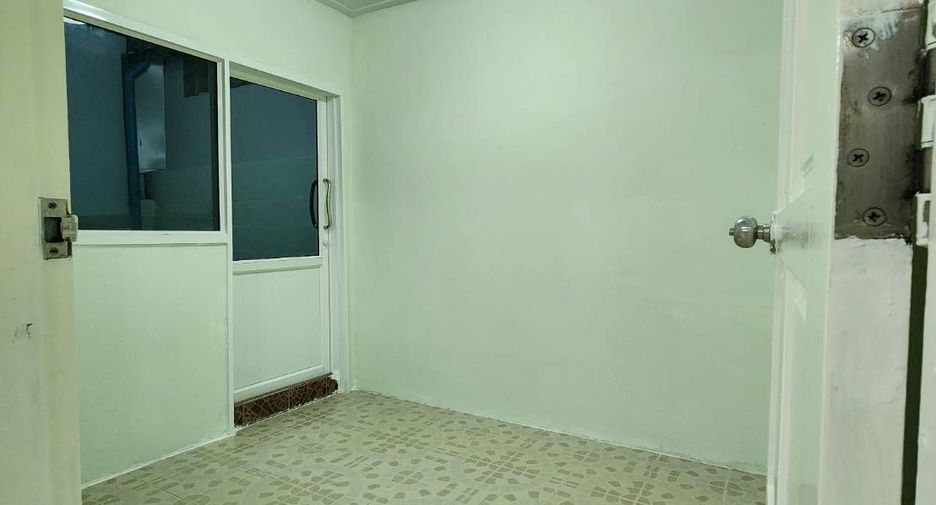 For sale 4 bedrooms townhouse in Bang Pa-in, Phra Nakhon Si Ayutthaya