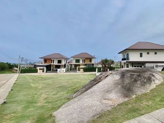 For sale 4 bedrooms house in Mueang Songkhla, Songkhla