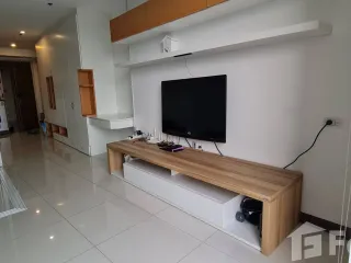 For sale studio condo in Yan Nawa, Bangkok