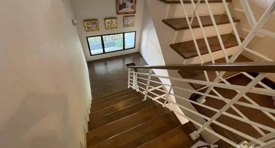 À vendre 5 chambres maison à Bang Phli, Samut Prakan