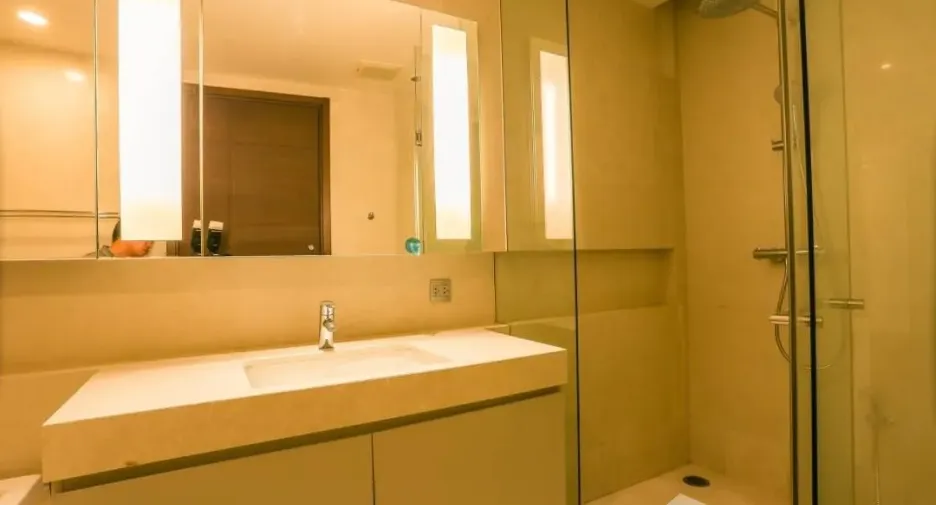For sale and for rent 2 bedrooms condo in Watthana, Bangkok