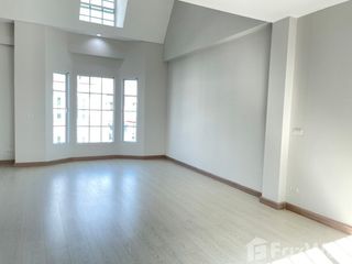 Reihenhaus zum Kauf mit 3 Zimmer in Bang Kapi, Bangkok