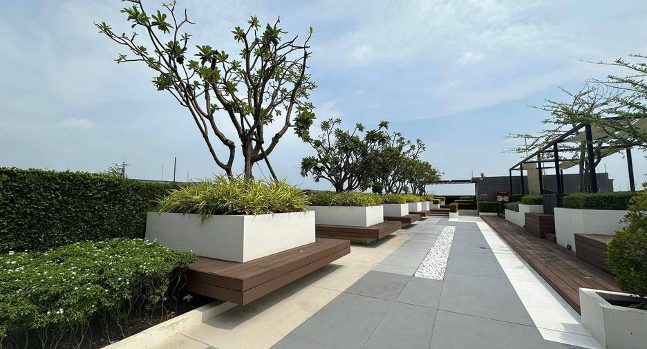For sale 1 bed condo in Mueang Samut Prakan, Samut Prakan