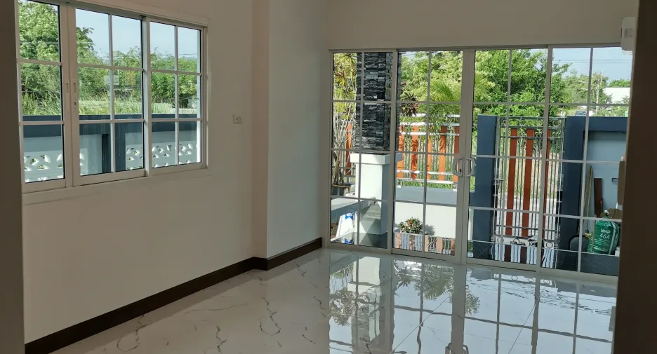For sale 3 bedrooms house in Mueang Lop Buri, Lopburi