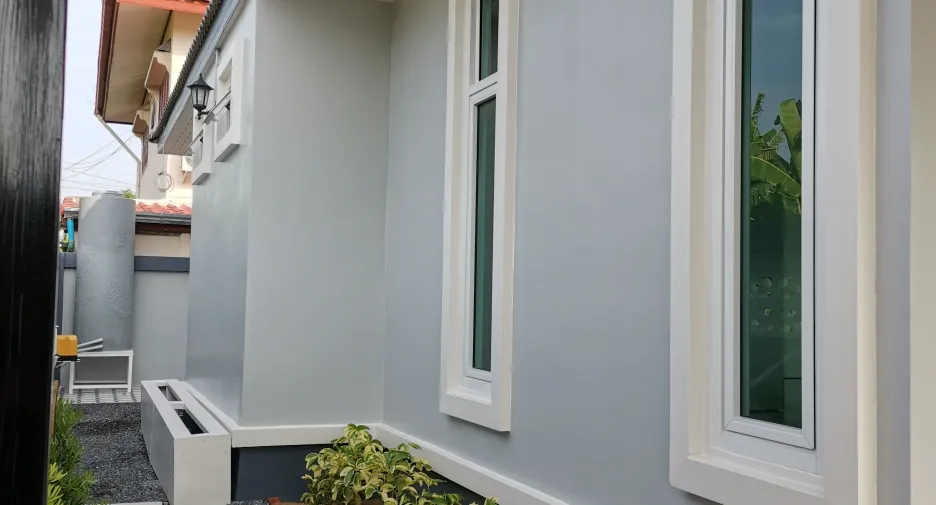 For sale 3 bedrooms house in Mueang Lop Buri, Lopburi