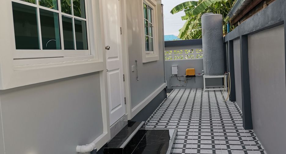 For sale 3 bedrooms house in Mueang Lop Buri, Lopburi