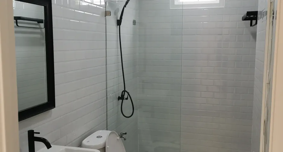 For sale 3 bedrooms house in Mueang Lop Buri, Lopburi