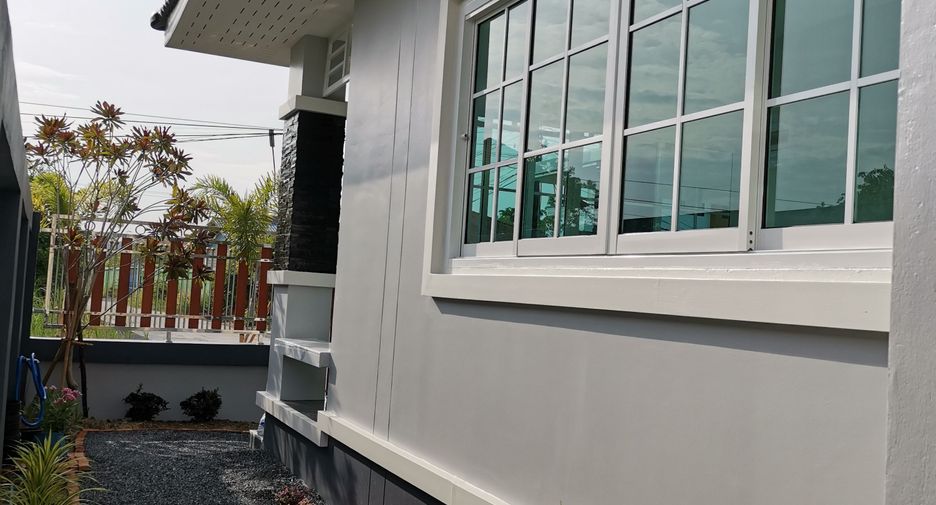 For sale 3 bedrooms house in Mueang Lop Buri, Lopburi