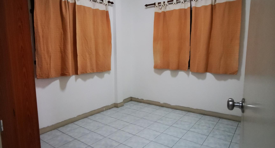 For rent 3 bedrooms townhouse in Lam Luk Ka, Pathum Thani