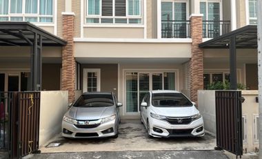 For sale 4 bedrooms townhouse in Khlong Sam Wa, Bangkok