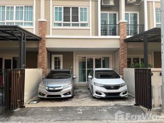 For sale 4 bedrooms townhouse in Khlong Sam Wa, Bangkok