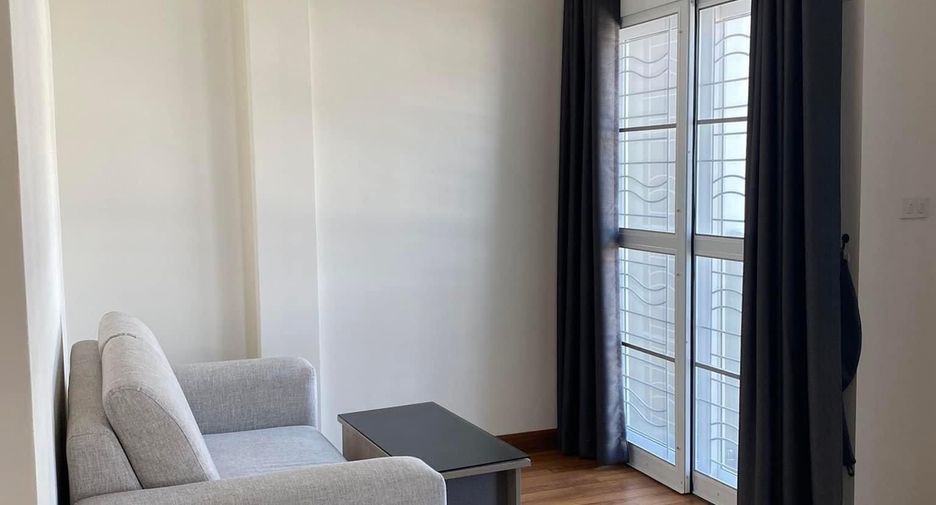 For sale 4 bedrooms townhouse in Khlong Sam Wa, Bangkok