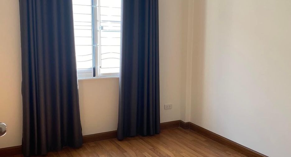 For sale 4 bedrooms townhouse in Khlong Sam Wa, Bangkok