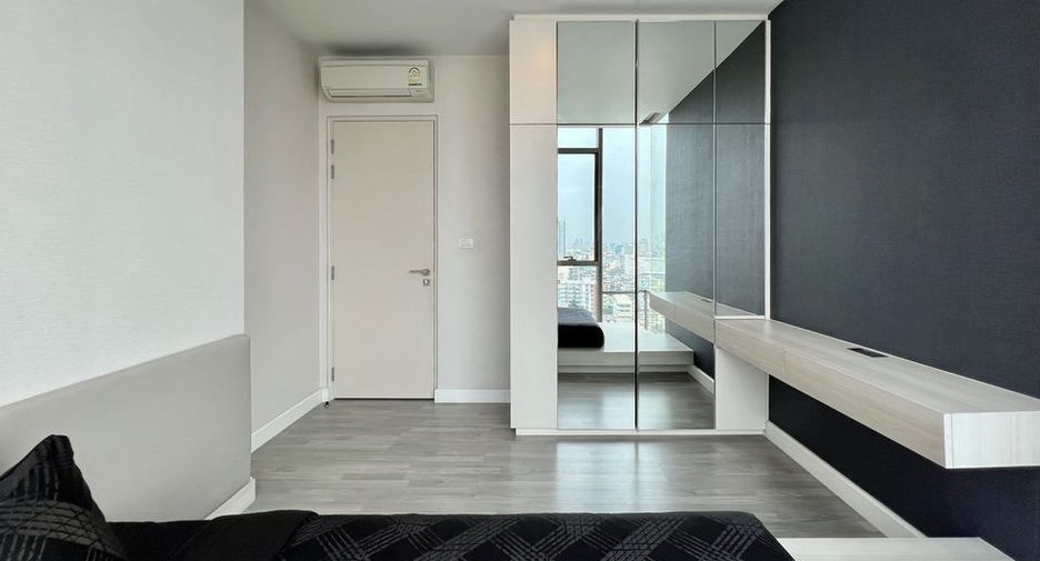 For sale 2 bedrooms condo in Khlong San, Bangkok