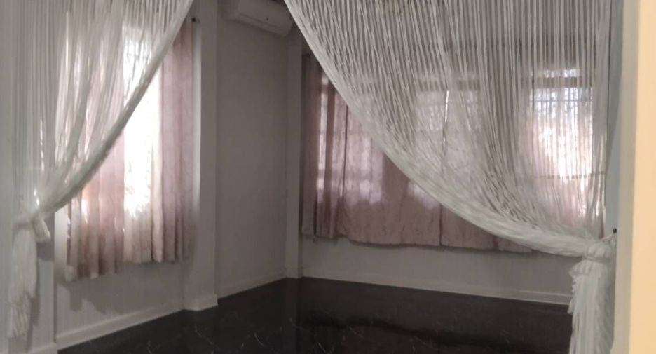 For sale 9 bedrooms house in Sai Noi, Nonthaburi