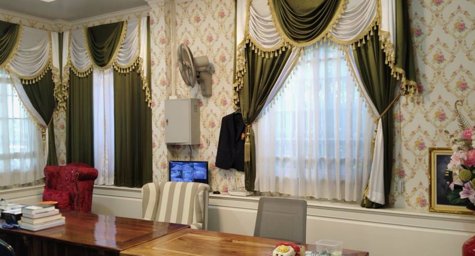 For sale 9 bedrooms house in Sai Noi, Nonthaburi