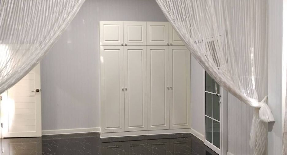For sale 9 bedrooms house in Sai Noi, Nonthaburi