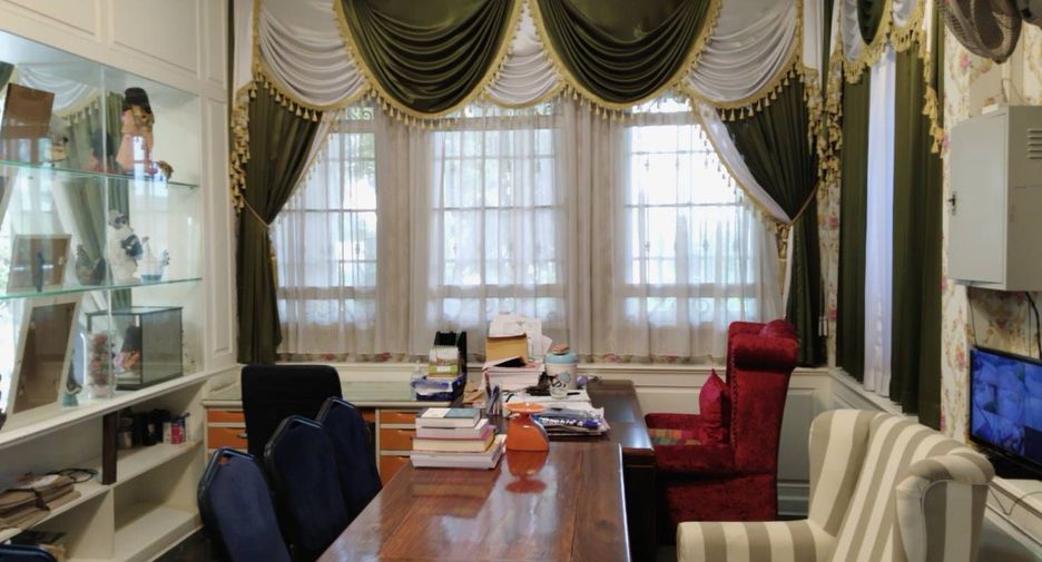 For sale 9 bedrooms house in Sai Noi, Nonthaburi