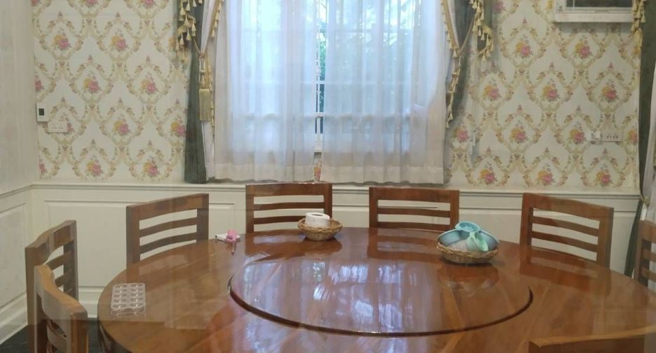For sale 9 bedrooms house in Sai Noi, Nonthaburi