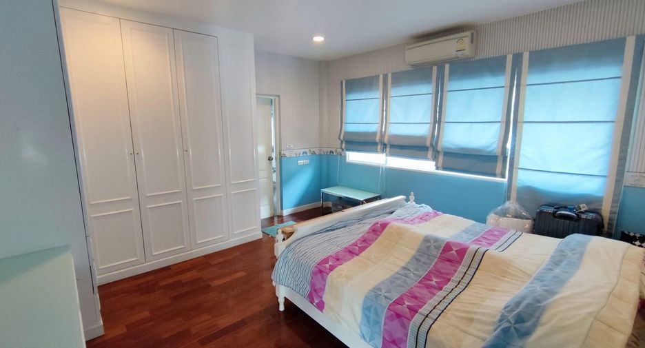 For sale 4 bedrooms house in Khan Na Yao, Bangkok