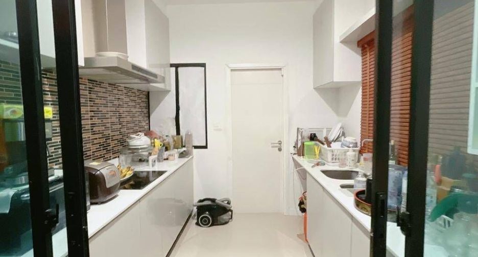 For sale 3 bedrooms house in Bang Phli, Samut Prakan