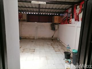 À vendre 2 chambres maison de ville à Mueang Lop Buri, Lopburi