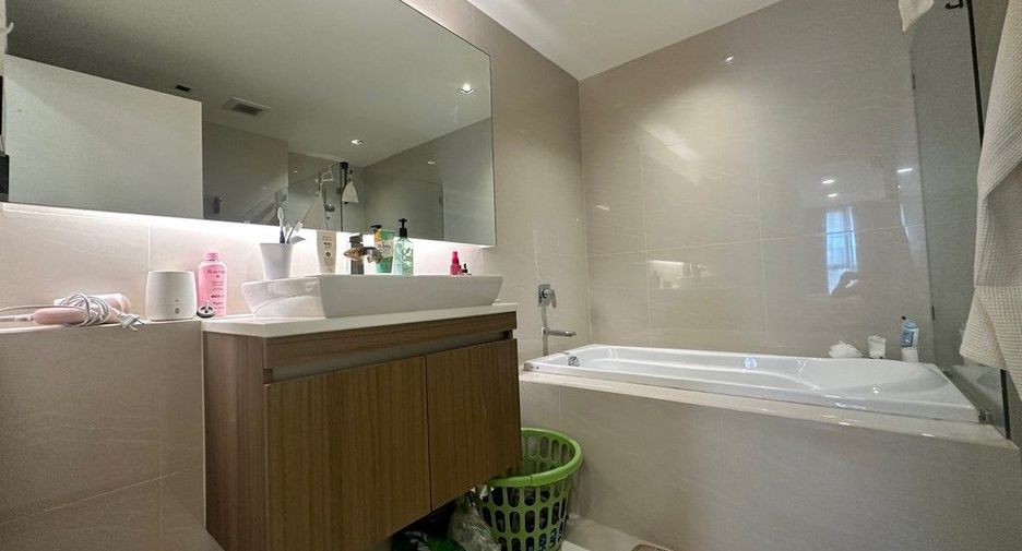 Condo en venta de 2 habitaciones en Khlong Toei, Bangkok