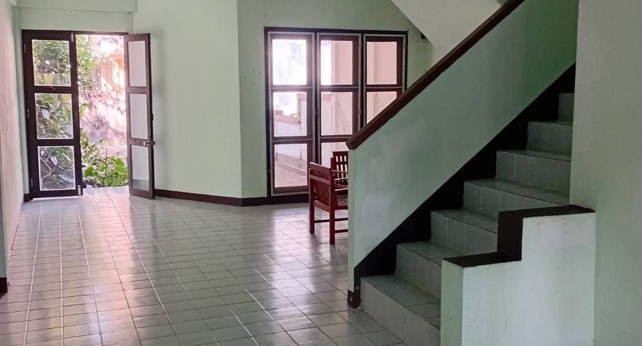 For rent 3 bedrooms townhouse in Mueang Chiang Rai, Chiang Rai