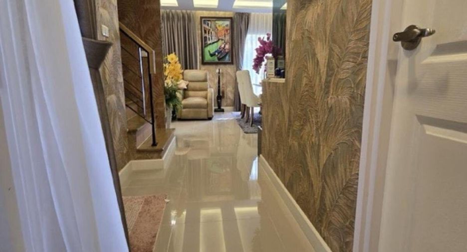 Casa en alquiler de 4 habitaciones en Thanyaburi, Pathum Thani