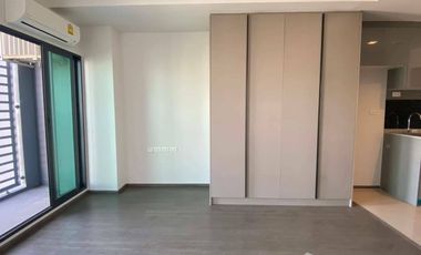 For sale studio condo in Phra Khanong, Bangkok