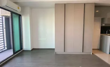 For sale studio condo in Phra Khanong, Bangkok