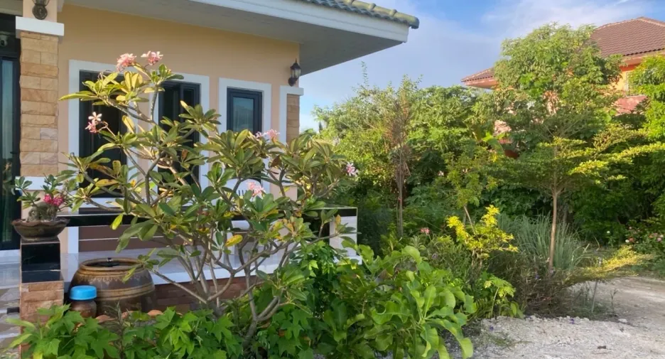 For sale 6 bedrooms house in Lat Lum Kaeo, Pathum Thani